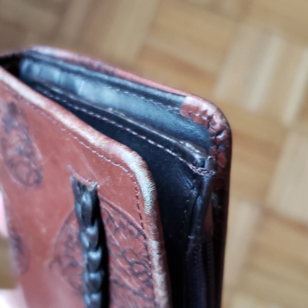 Hi Design Vintage Leaf Wallet - Picture 7 of 8